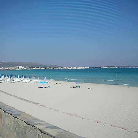 Alacati'nin Merkezinde Luex *